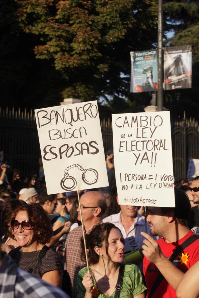 15O_banquerobuscaesposas
