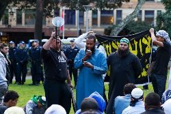 Fundamentalist_anti-film_rally_Sydney-Jamie_Kennedy