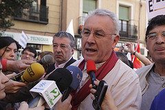 IU Cayo Lara mani Valderas