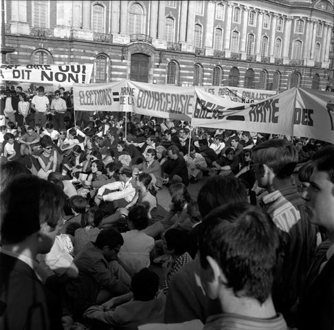 11 12.06.68 Mai 68. Nuit démeutes. Manif. Barricades.Dégâts 1968 53Fi1037